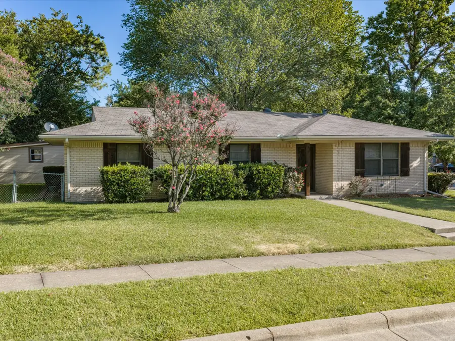1313 Crestridge Street, Ennis, TX 75119 - #3