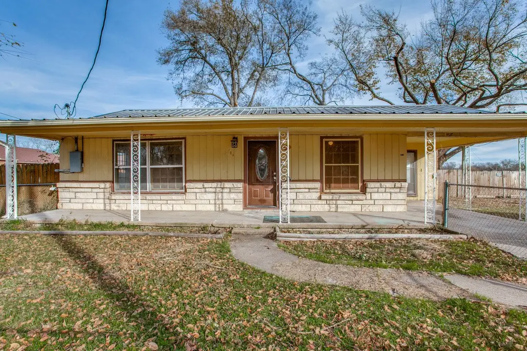 911 Clark Street, Greenville, TX 75401 - #1