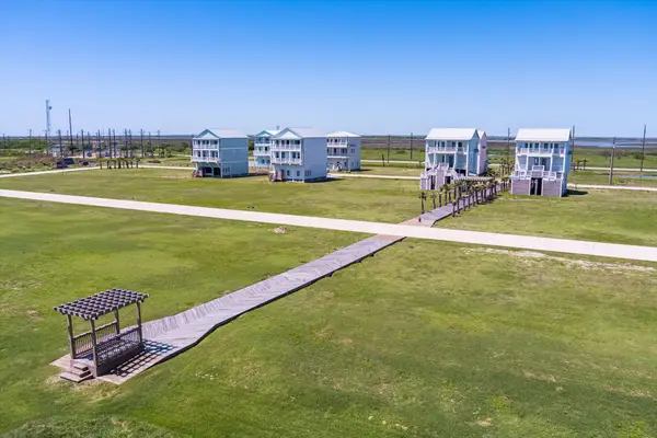 611 Arlo Terrace, Crystal Beach, TX 77617