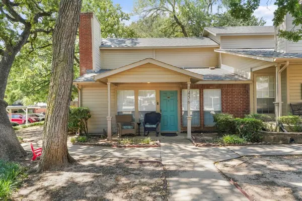 1456 Meadowood Village Drive, Fort Worth, TX 76120