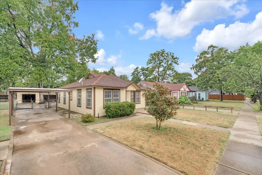 1113 Hudgins Avenue, Fort Worth, TX 76111 - #2
