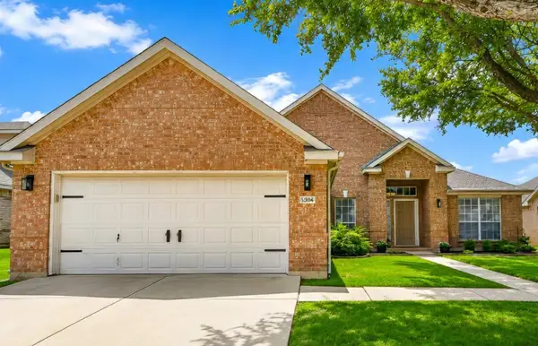 5304 Fox Run Drive, Watauga, TX 76137