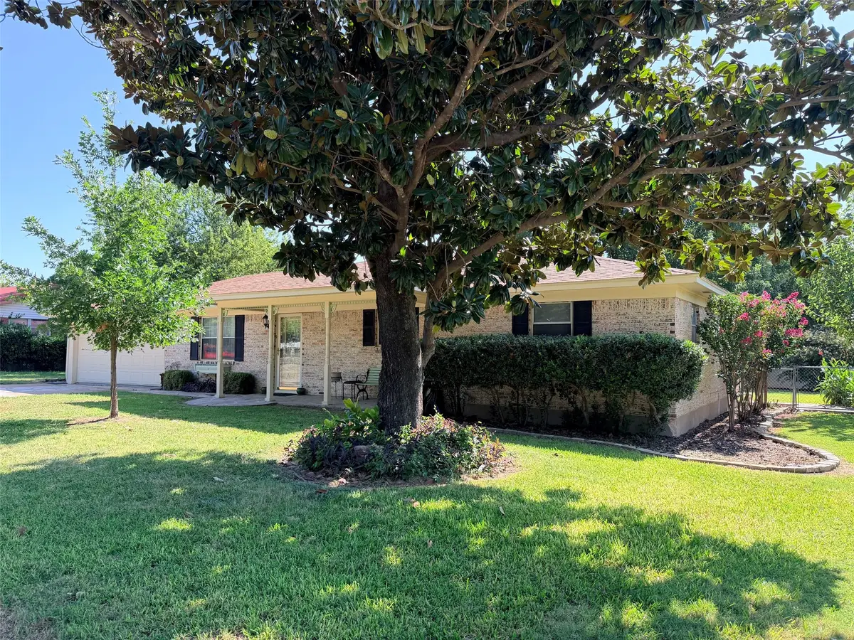 202 Shoshone Street, Comanche, TX 76442 - #1