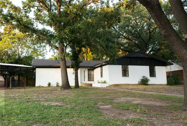 805 Lynn Court, Ennis, TX 75119