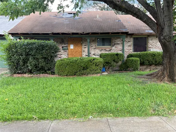 1605 Acosta Street, Grand Prairie, TX 75051