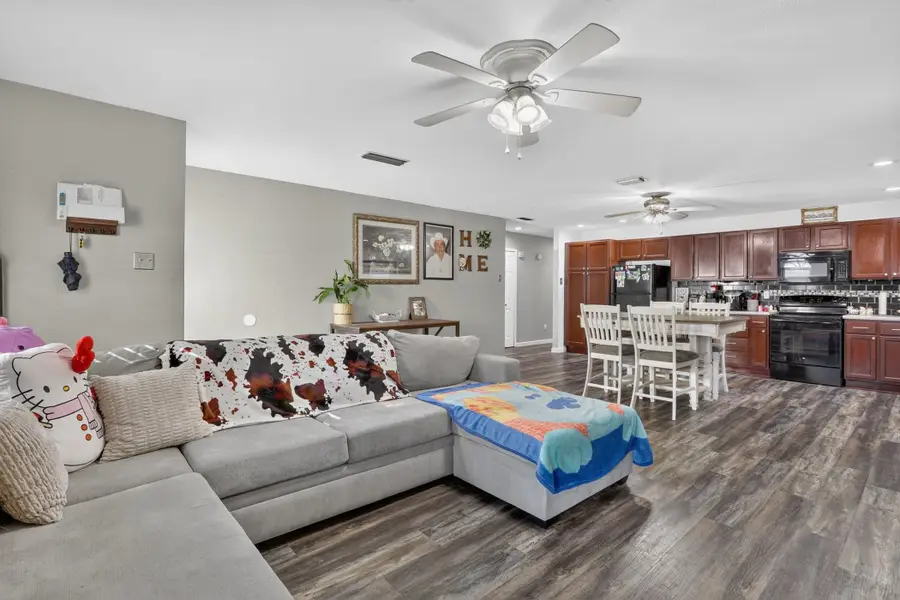 3110 Edelweiss Drive, Grand Prairie, TX 75052 - #3