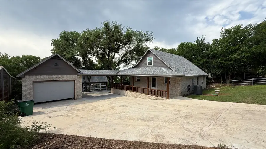 407 S Lakewood Circle, Lake Bridgeport, TX 76426 - #2