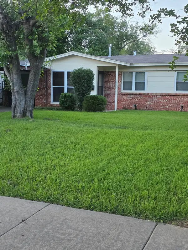 6255 Truman Drive, Fort Worth, TX 76112