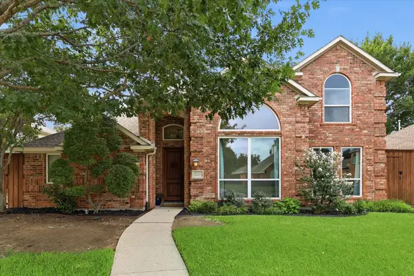 2526 Fallview Lane, Carrollton, TX 75007