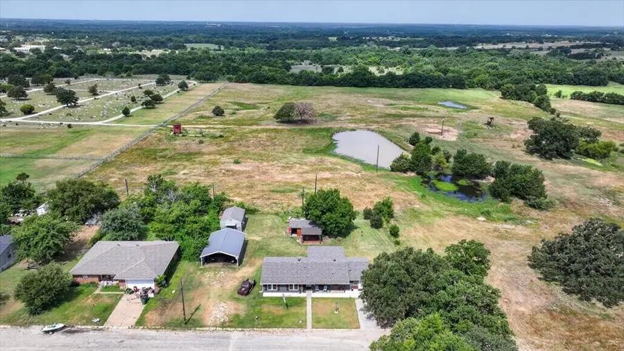 907 Denver Street, Alvord, TX 76225 - #2