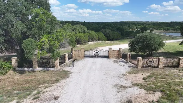 1042 Highway 174, Meridian, TX 76665