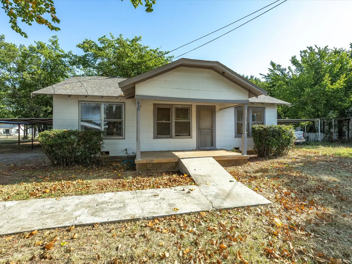 630 W Thompson Street, Jacksboro, TX 76458 - #1