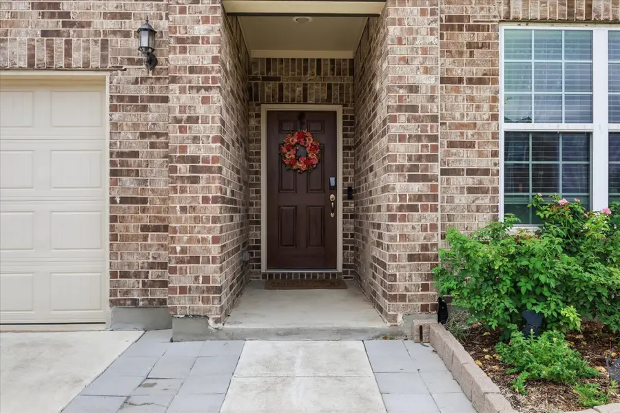825 Crest Breeze Drive, Fort Worth, TX 76052 - #3