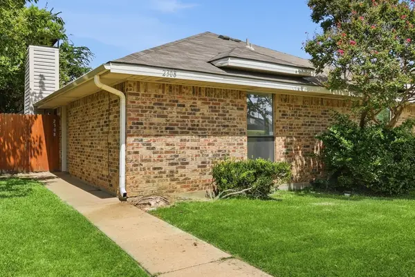 2308 Carol Good Lane, Carrollton, TX 75006