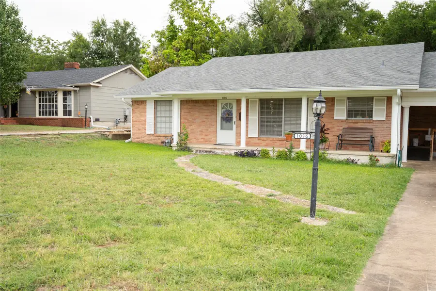 1016 E Franklin Street, Hillsboro, TX 76645 - #2