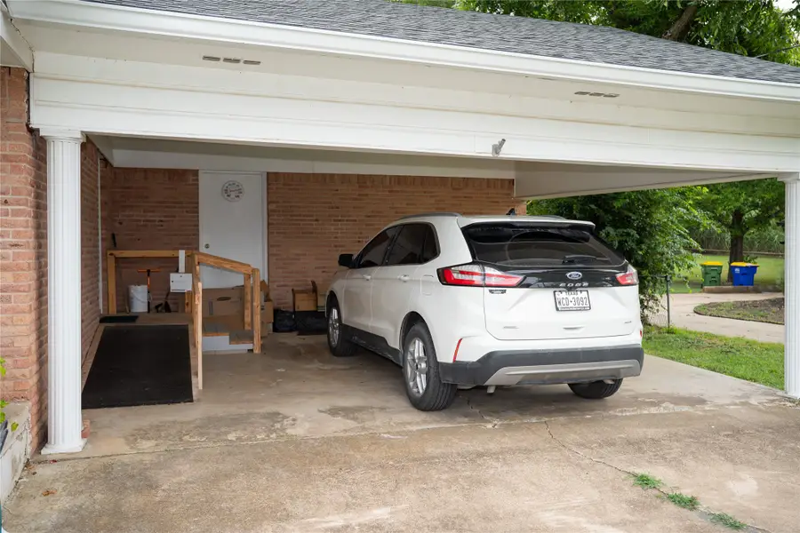 1016 E Franklin Street, Hillsboro, TX 76645 - #3
