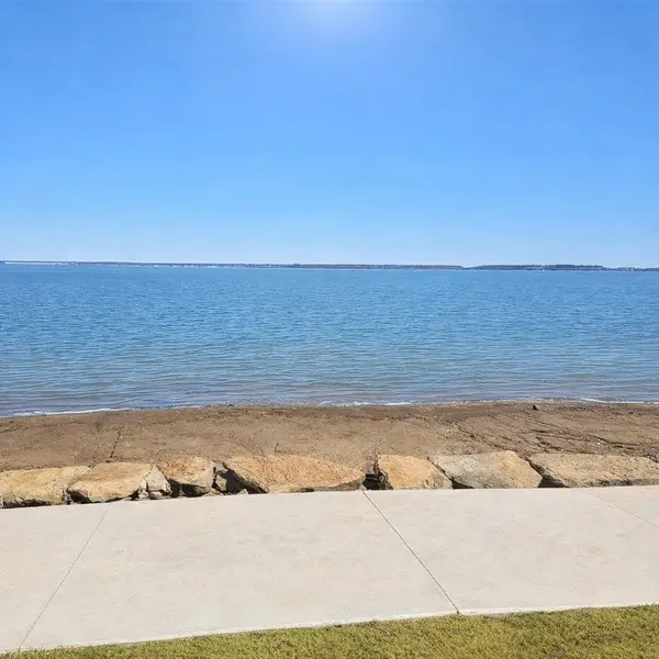 196 Johnston Lane, Runaway Bay, TX 76426