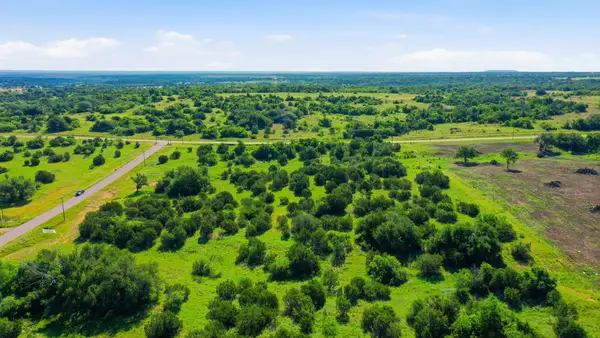 100 Gilmore Court, Lipan, TX 76462