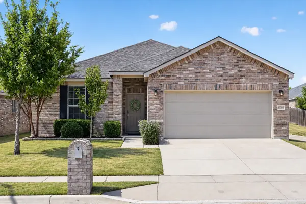 10005 Amosite Drive, Fort Worth, TX 76131