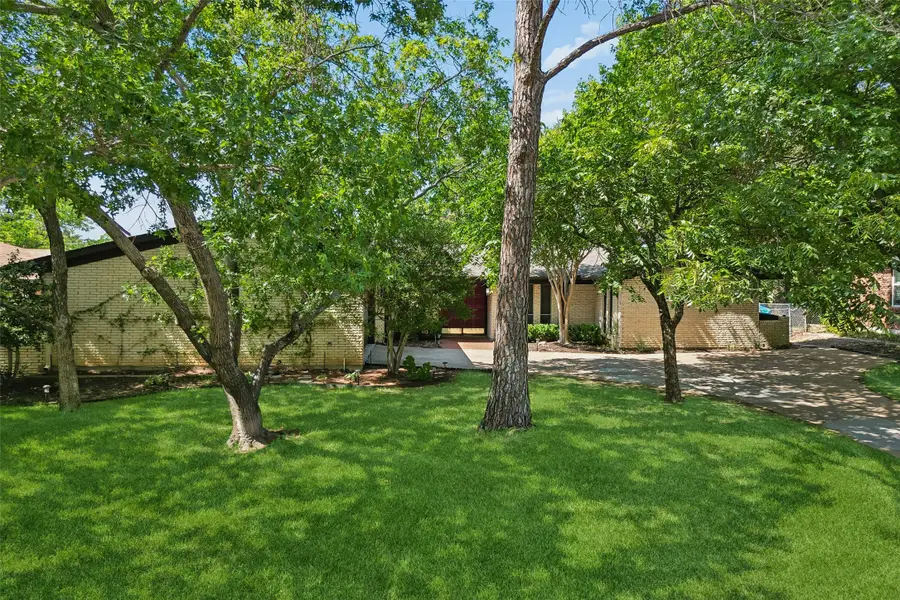 1928 Loma Linda Court, Fort Worth, TX 76112 - #2