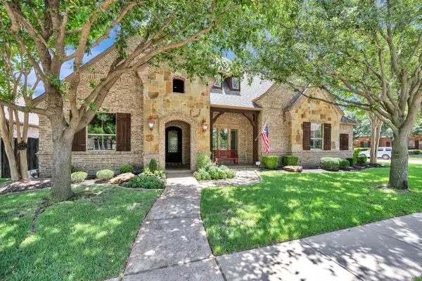 8100 Canyon Oak Drive, North Richland Hills, TX 76182
