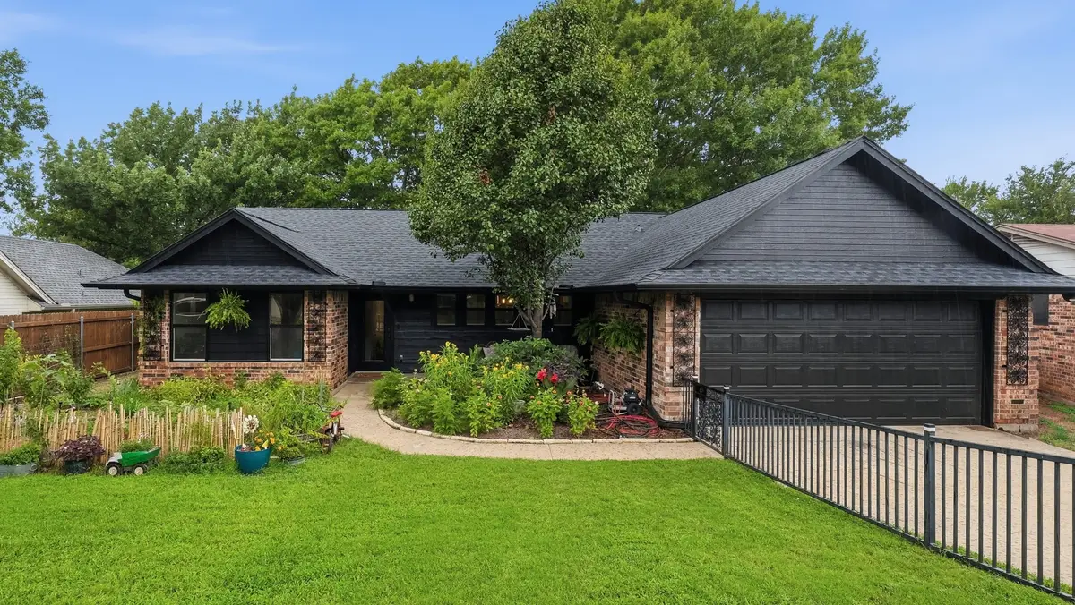 304 Cherry Street, Weatherford, TX 76086 - #1
