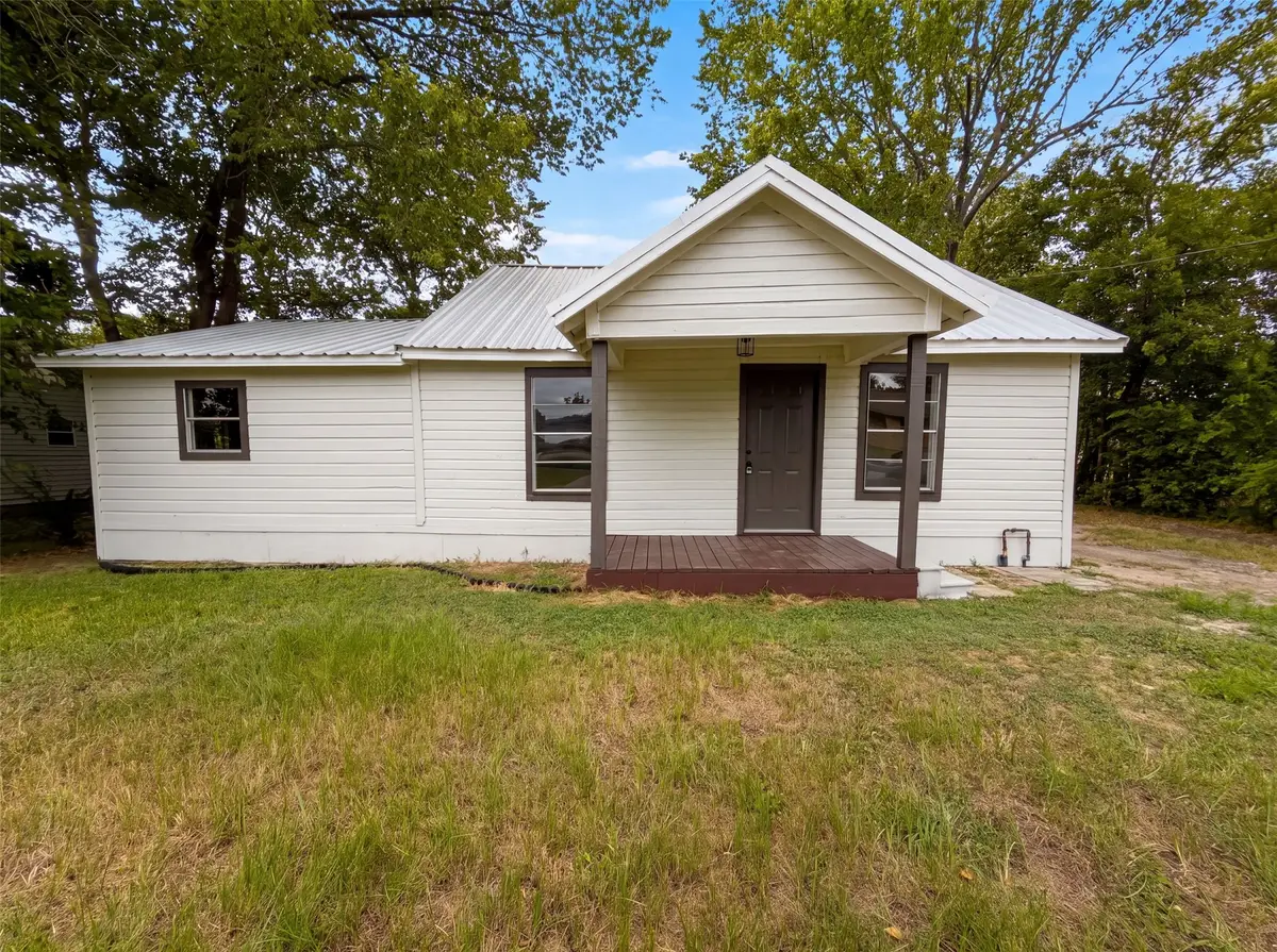 608 E Navasota Street, Groesbeck, TX 76642 - #1
