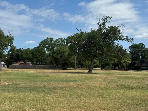 105 Smallwood Drive, Westworth Village, TX 76114