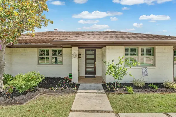 27 Crestwood Drive, Trophy Club, TX 76262