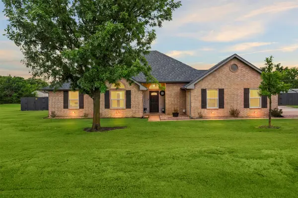 1116 W Sharpshire Drive, Waxahachie, TX 75165