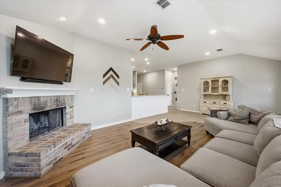 10521 Bradshaw Drive, Fort Worth, TX 76108 - #3