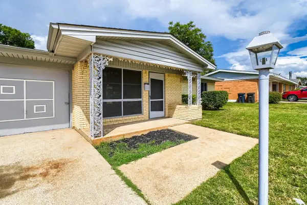 1405 Oak Grove Road, Fort Worth, TX 76134