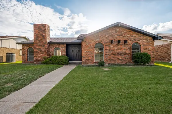 1910 Rambling Ridge Lane, Carrollton, TX 75007