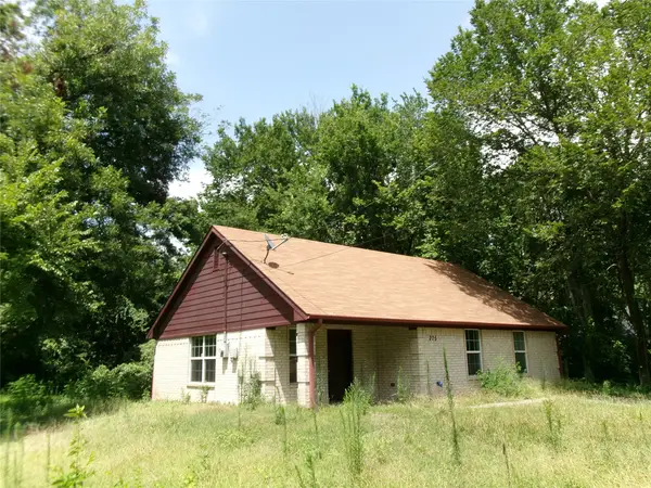 204 Maxwell Street, Sulphur Springs, TX 75482