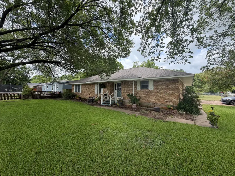 209 N 4th Street, Crandall, TX 75114 - #2