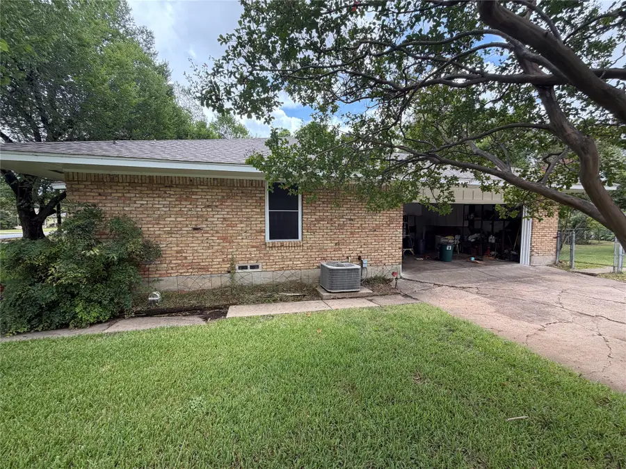 209 N 4th Street, Crandall, TX 75114 - #3
