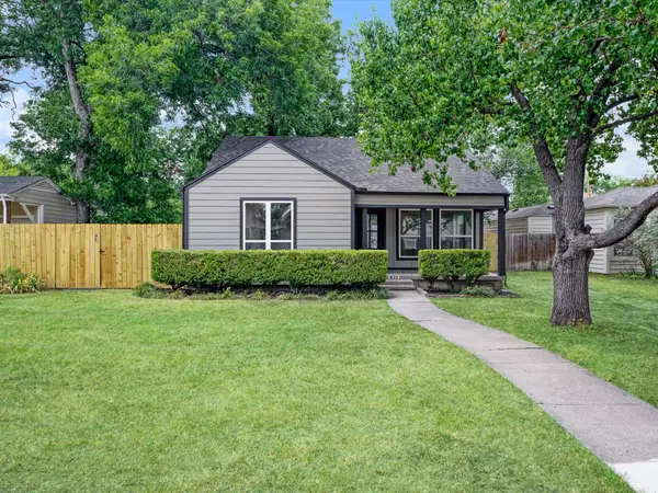 833 Springbrook Drive, Fort Worth, TX 76107