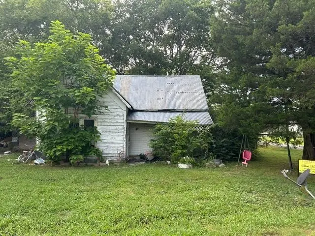 705 N Gardner Street, Whitewright, TX 75491 - #1