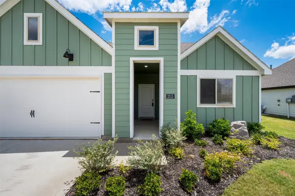 2315 Hydrangea Drive, Pilot Point, TX 76258