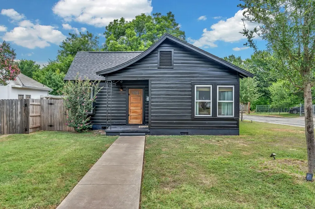 701 N 32nd Street, Waco, TX 76707 - #1