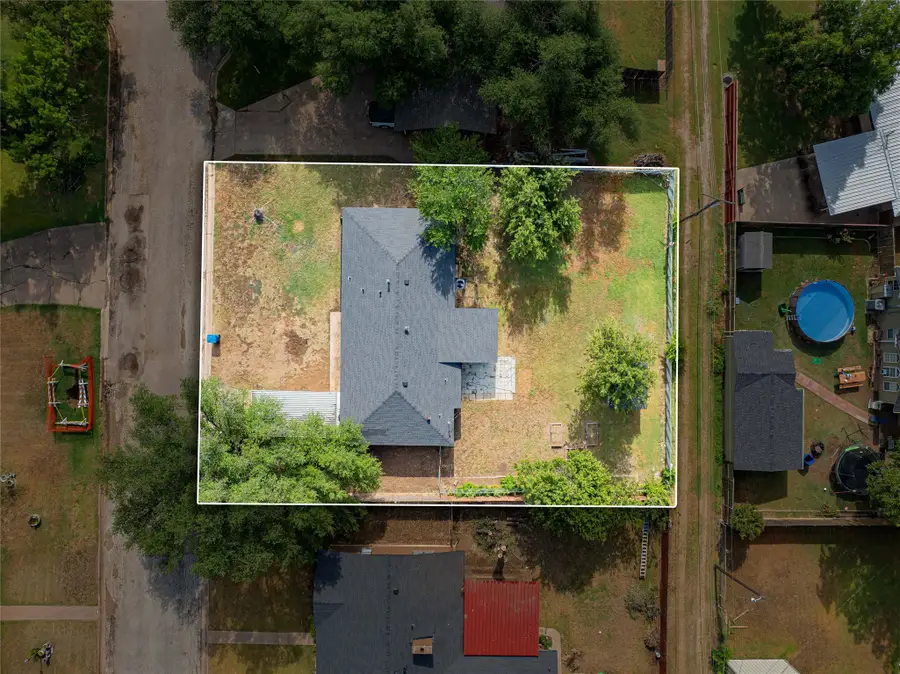 1505 Westridge Circle, Breckenridge, TX 76424 - #3