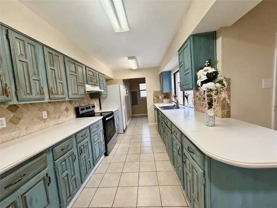 4019 Rushmoor Drive, Arlington, TX 76016 - #2