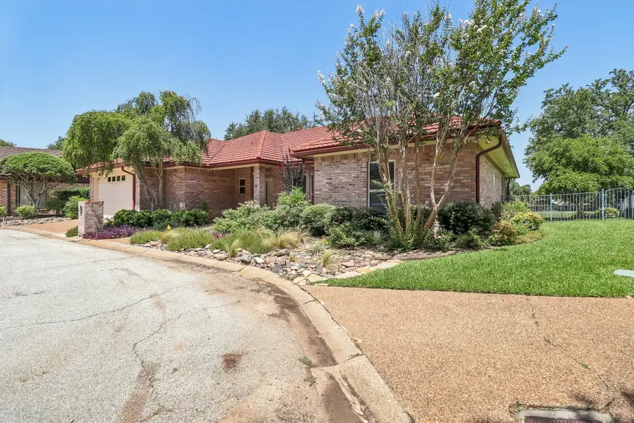 824 Havenwood Lane S, Fort Worth, TX 76112 - #2