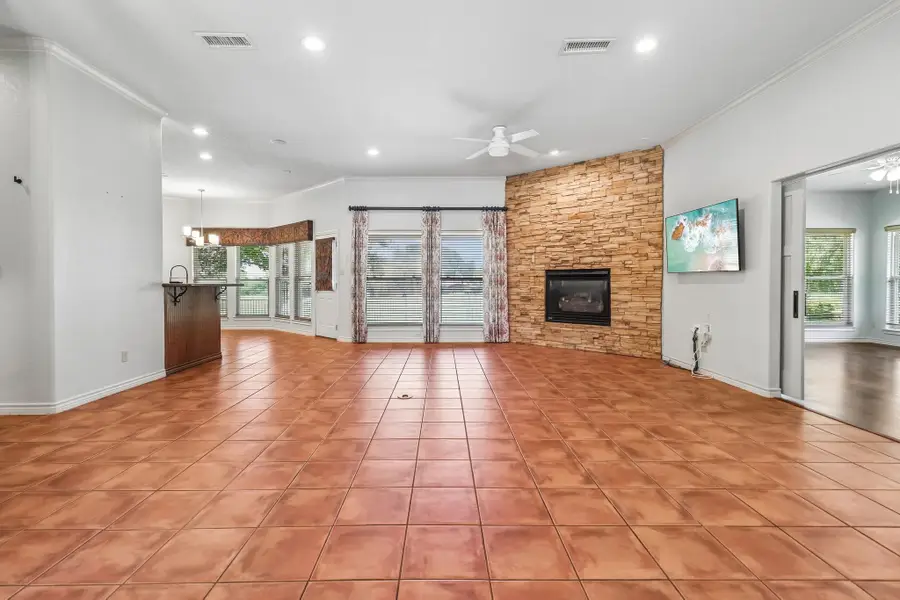 824 Havenwood Lane S, Fort Worth, TX 76112 - #3