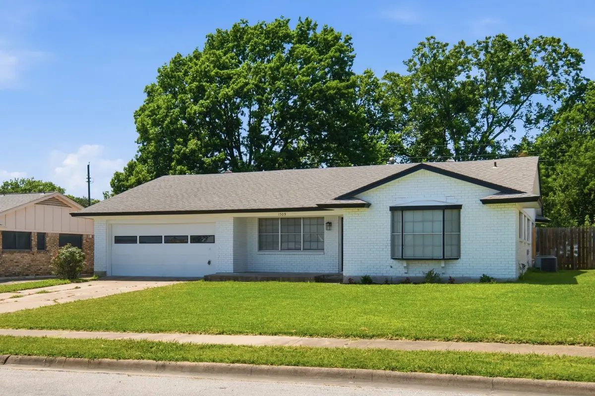 1509 Robin Drive, Sherman, TX 75092 - #1
