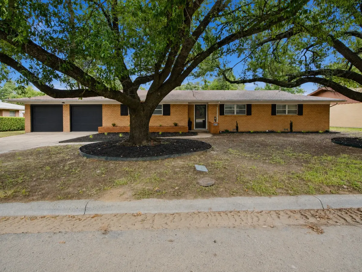 1389 N Wildwood Drive, Stephenville, TX 76401 - #1