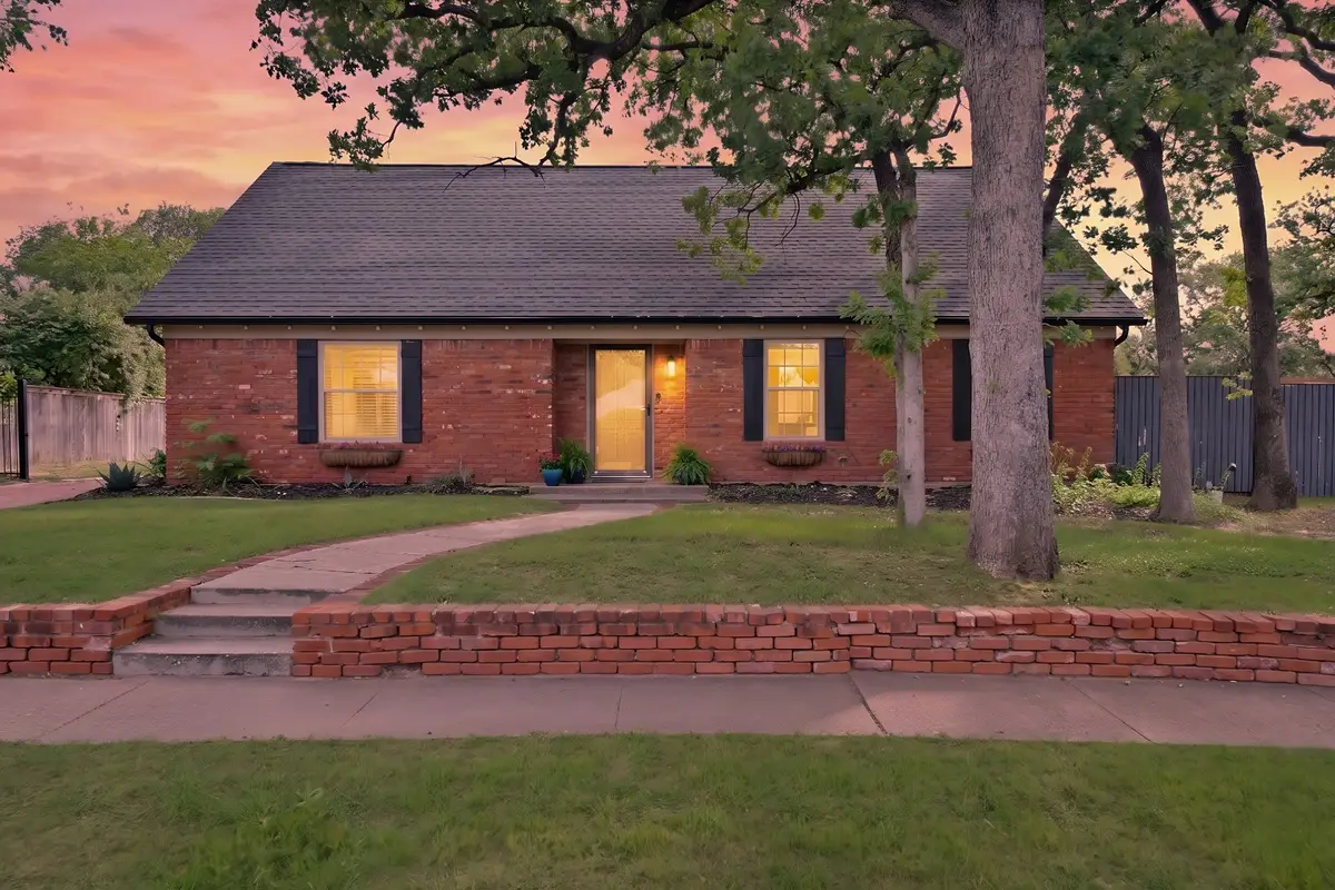 1710 Hilltop Lane, Pantego, TX 76013 - #1