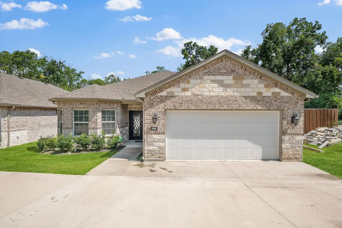 899 E Jefferson Street, Van Alstyne, TX 75495 - #1