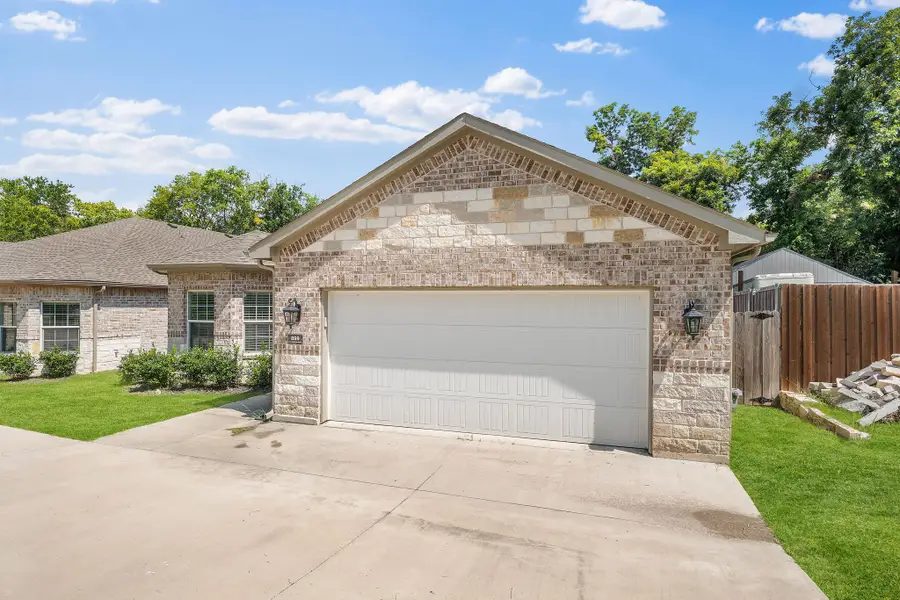 899 E Jefferson Street, Van Alstyne, TX 75495 - #2