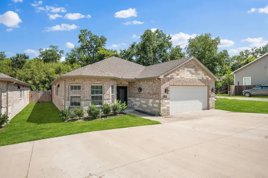 899 E Jefferson Street, Van Alstyne, TX 75495 - #3
